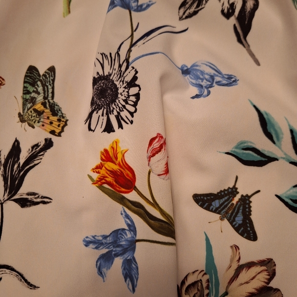 Eshakti maxi dress butterflies - Picture 8 of 14